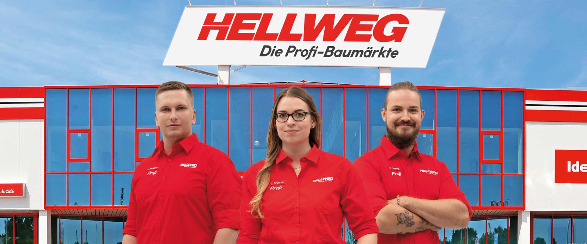 Erfahrungen bei HELLWEG - HELLWEG-Mitarbeitende vor dem Markt